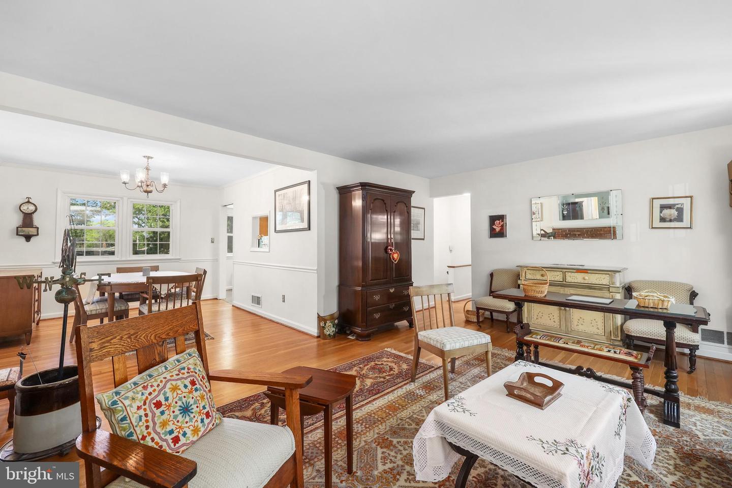 1113 CAMERON RD, ALEXANDRIA, Virginia 22308, 4 Bedrooms Bedrooms, ,3 BathroomsBathrooms,Residential,For sale,1113 CAMERON RD,VAFX2218118 MLS # VAFX2218118