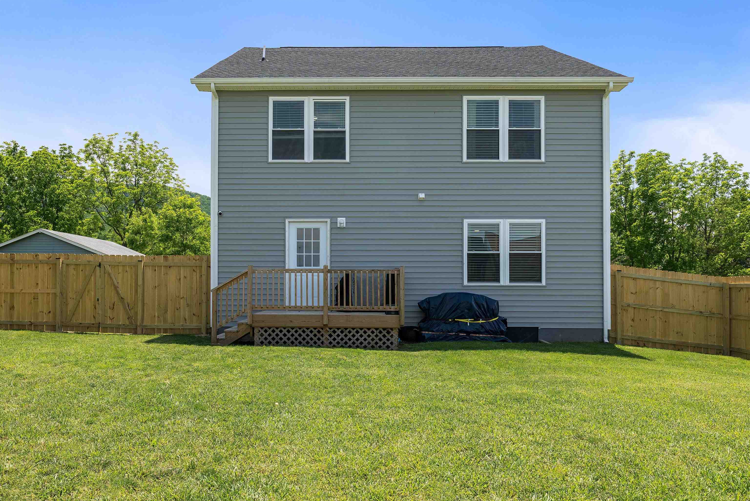 16715 E PROSPECT AVE, ELKTON, Virginia 22827, 3 Bedrooms Bedrooms, ,2 BathroomsBathrooms,Residential,Like New Modern Charmer,16715 E PROSPECT AVE,657115 MLS # 657115