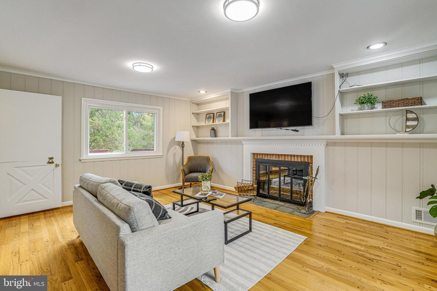 6515 WALTERS WOODS DR, FALLS CHURCH, Virginia 22044, 4 Bedrooms Bedrooms, ,4 BathroomsBathrooms,Residential,For sale,6515 WALTERS WOODS DR,VAFX2231970 MLS # VAFX2231970
