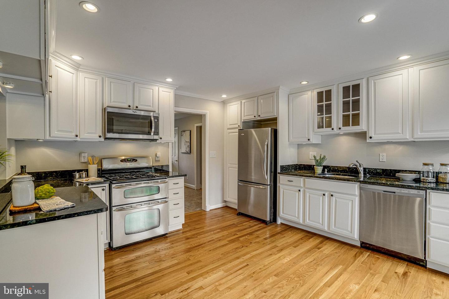 6515 WALTERS WOODS DR, FALLS CHURCH, Virginia 22044, 4 Bedrooms Bedrooms, ,4 BathroomsBathrooms,Residential,For sale,6515 WALTERS WOODS DR,VAFX2231970 MLS # VAFX2231970