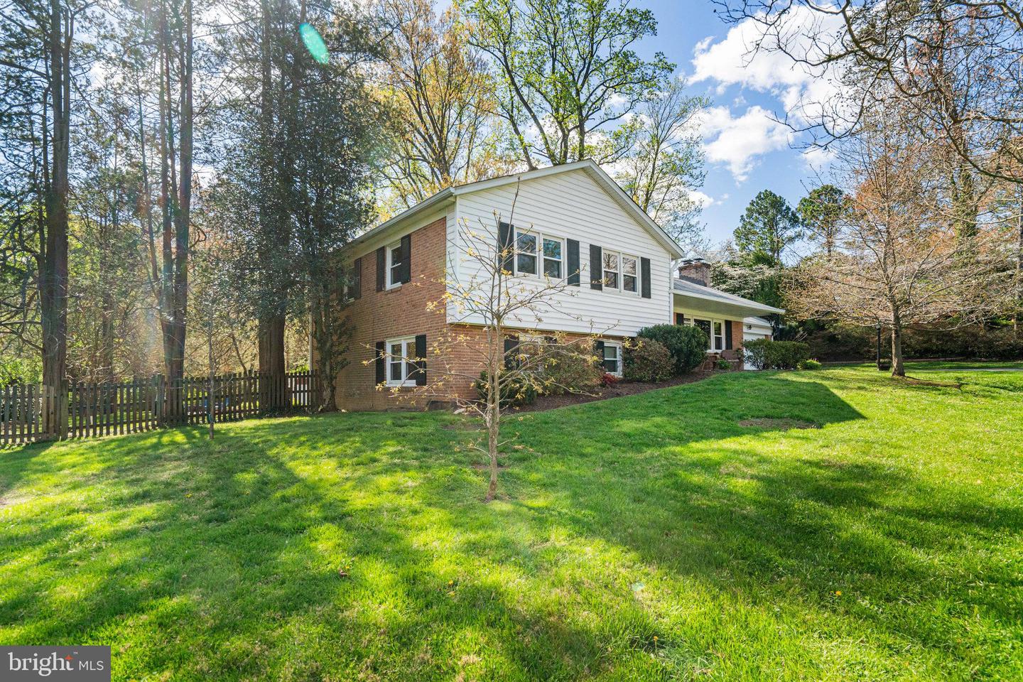 6515 WALTERS WOODS DR, FALLS CHURCH, Virginia 22044, 4 Bedrooms Bedrooms, ,4 BathroomsBathrooms,Residential,For sale,6515 WALTERS WOODS DR,VAFX2231970 MLS # VAFX2231970