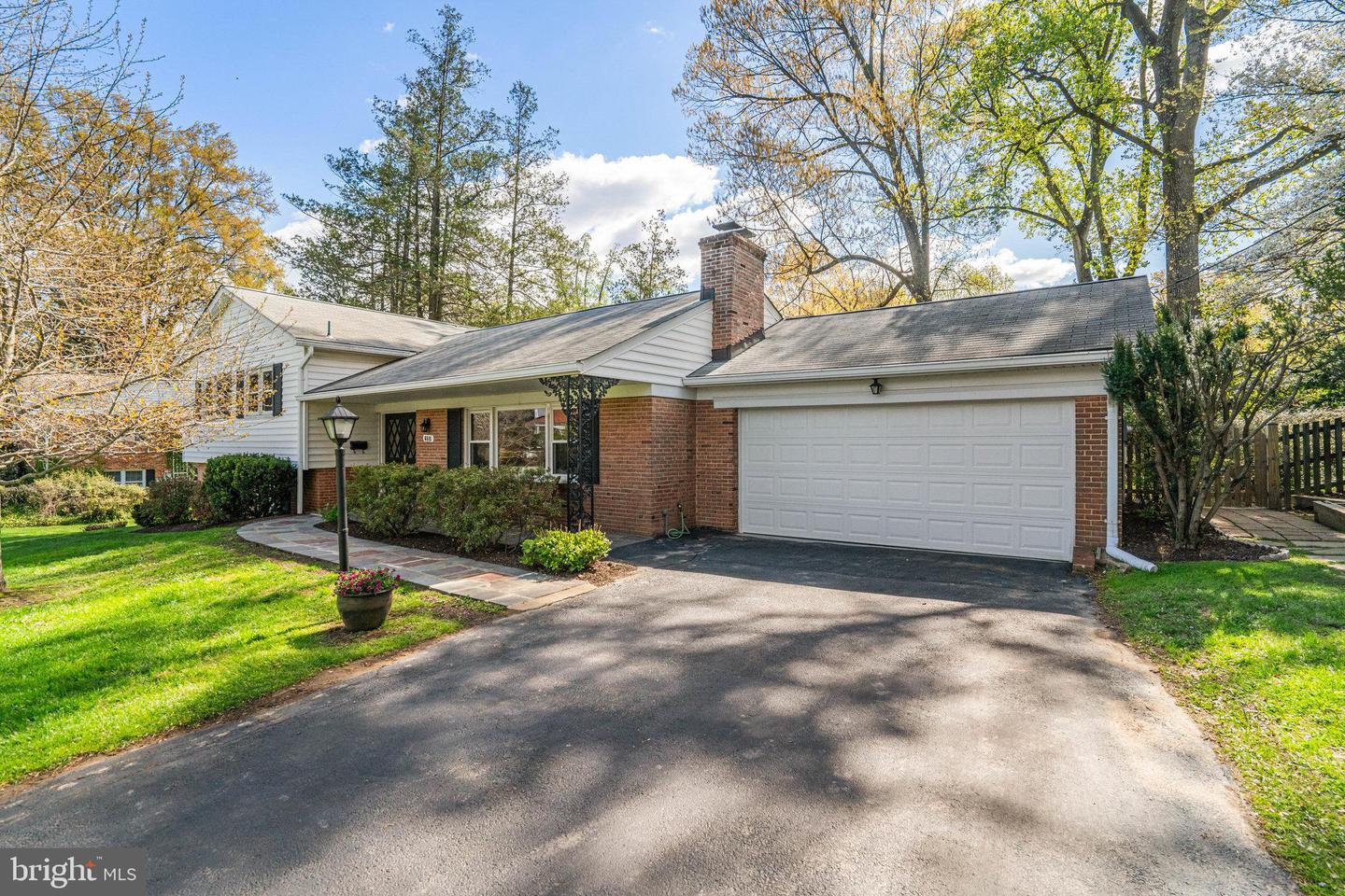 6515 WALTERS WOODS DR, FALLS CHURCH, Virginia 22044, 4 Bedrooms Bedrooms, ,4 BathroomsBathrooms,Residential,For sale,6515 WALTERS WOODS DR,VAFX2231970 MLS # VAFX2231970