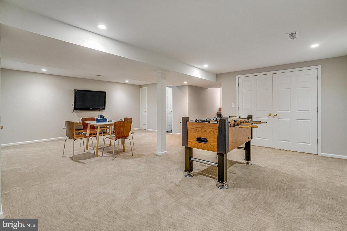 6515 WALTERS WOODS DR, FALLS CHURCH, Virginia 22044, 4 Bedrooms Bedrooms, ,4 BathroomsBathrooms,Residential,For sale,6515 WALTERS WOODS DR,VAFX2231970 MLS # VAFX2231970