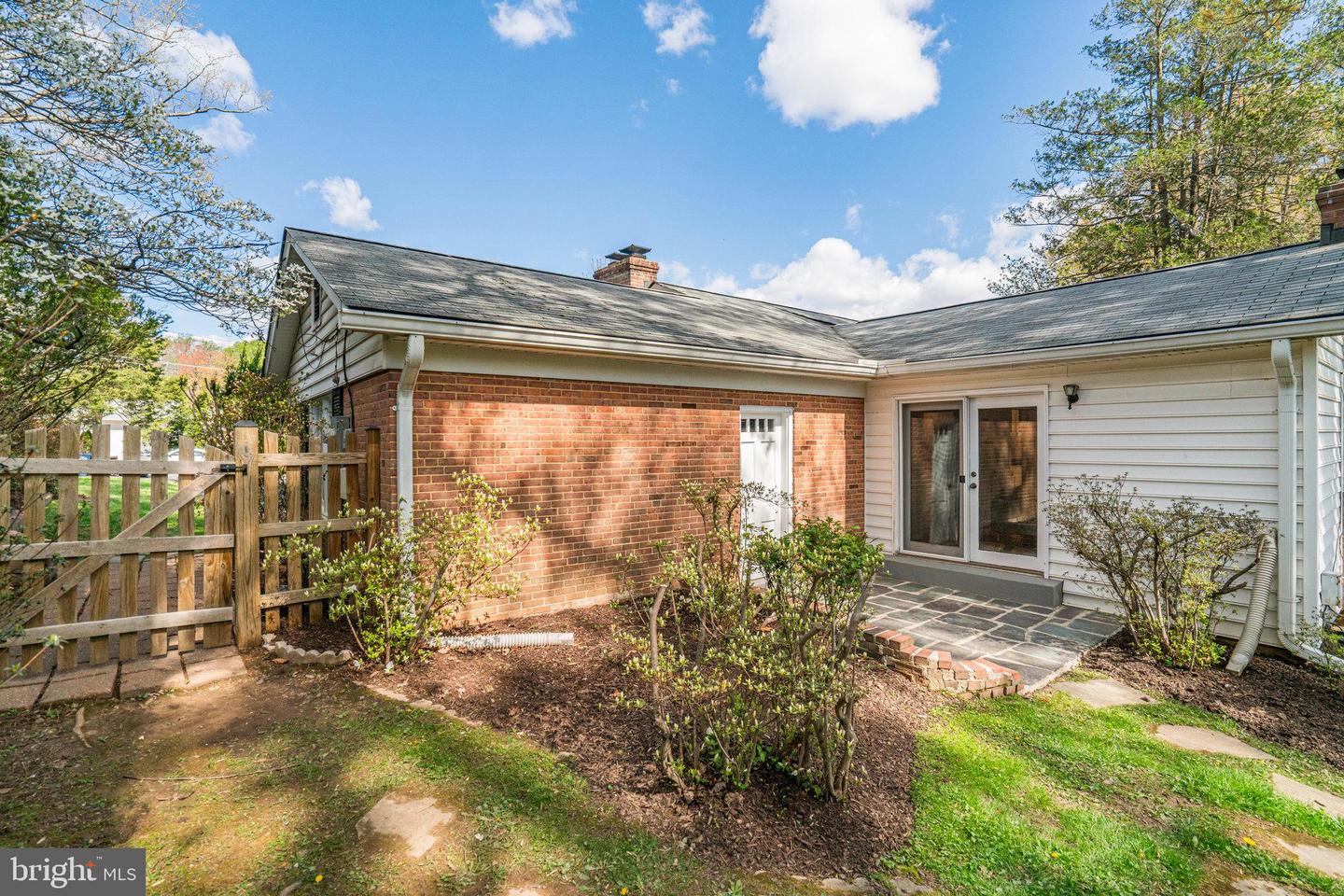 6515 WALTERS WOODS DR, FALLS CHURCH, Virginia 22044, 4 Bedrooms Bedrooms, ,4 BathroomsBathrooms,Residential,For sale,6515 WALTERS WOODS DR,VAFX2231970 MLS # VAFX2231970