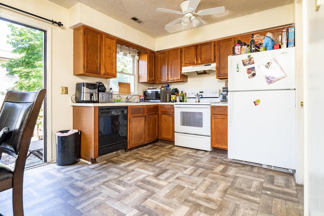 1472 COUNTRY CLUB CT, HARRISONBURG, Virginia 22802, 4 Bedrooms Bedrooms, ,2 BathroomsBathrooms,Residential,1472 COUNTRY CLUB CT,665016 MLS # 665016