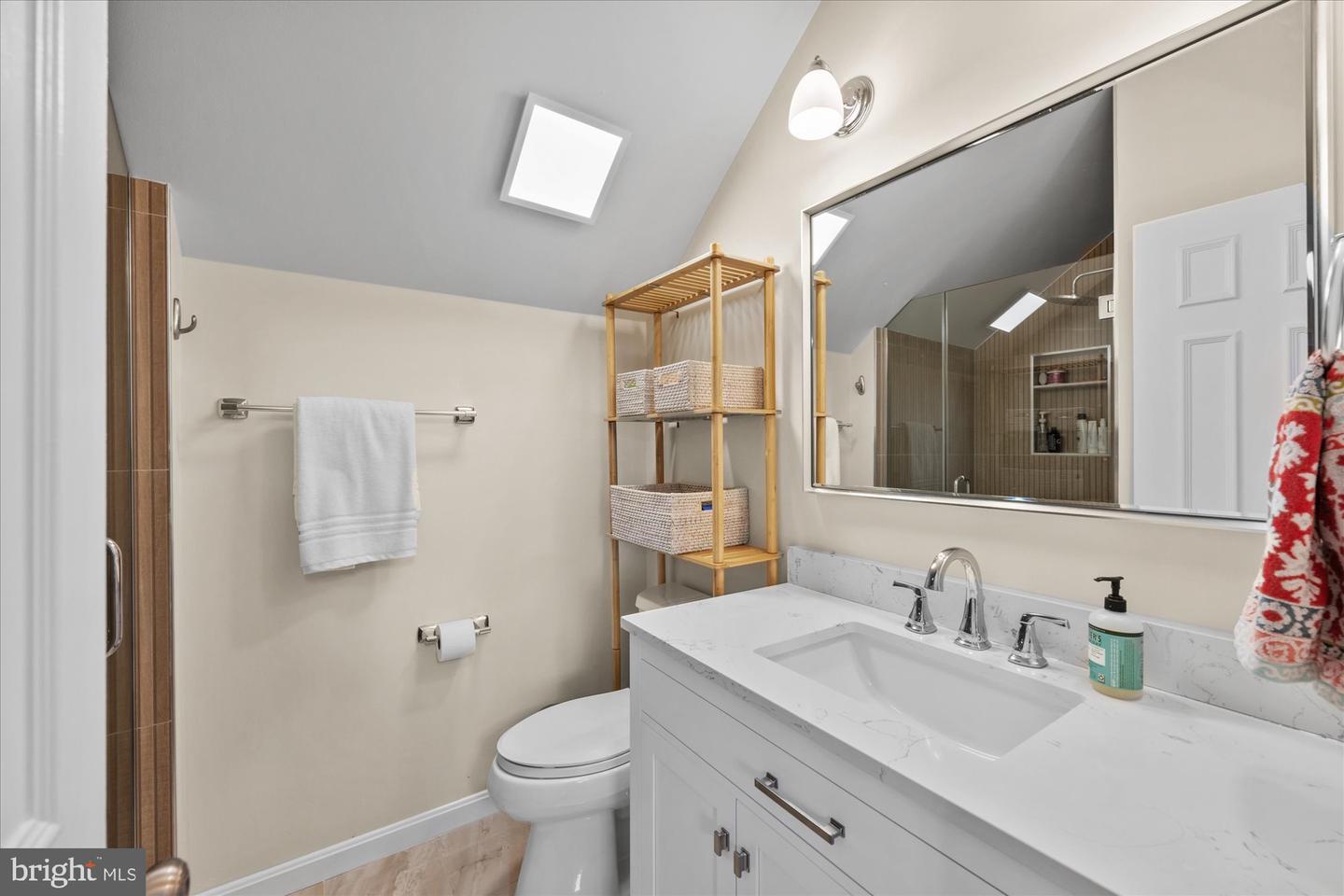 2534 FAIRFAX DR #5BII, ARLINGTON, Virginia 22201, 2 Bedrooms Bedrooms, ,2 BathroomsBathrooms,Residential,For sale,2534 FAIRFAX DR #5BII,VAAR2056046 MLS # VAAR2056046