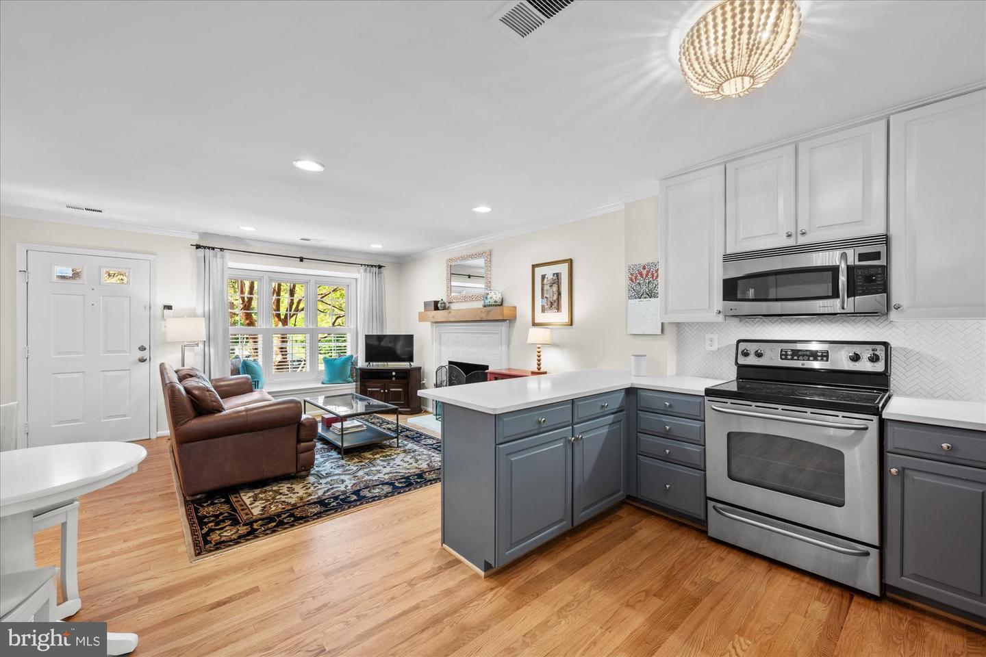 2534 FAIRFAX DR #5BII, ARLINGTON, Virginia 22201, 2 Bedrooms Bedrooms, ,2 BathroomsBathrooms,Residential,For sale,2534 FAIRFAX DR #5BII,VAAR2056046 MLS # VAAR2056046