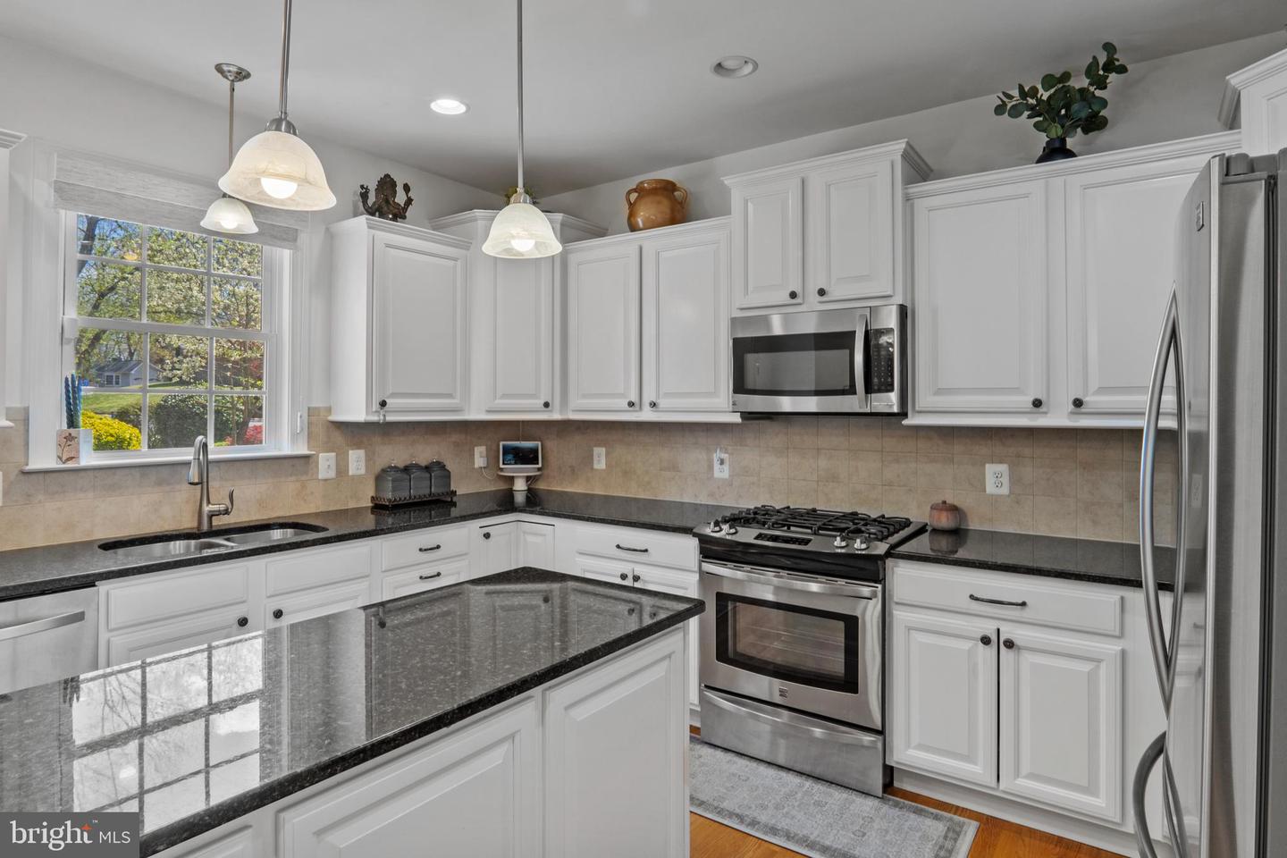 16199 SHEFFIELD DR, DUMFRIES, Virginia 22025, 4 Bedrooms Bedrooms, 12 Rooms Rooms,3 BathroomsBathrooms,Residential,For sale,16199 SHEFFIELD DR,VAPW2092654 MLS # VAPW2092654