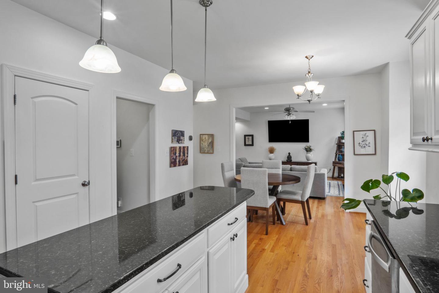 16199 SHEFFIELD DR, DUMFRIES, Virginia 22025, 4 Bedrooms Bedrooms, 12 Rooms Rooms,3 BathroomsBathrooms,Residential,For sale,16199 SHEFFIELD DR,VAPW2092654 MLS # VAPW2092654