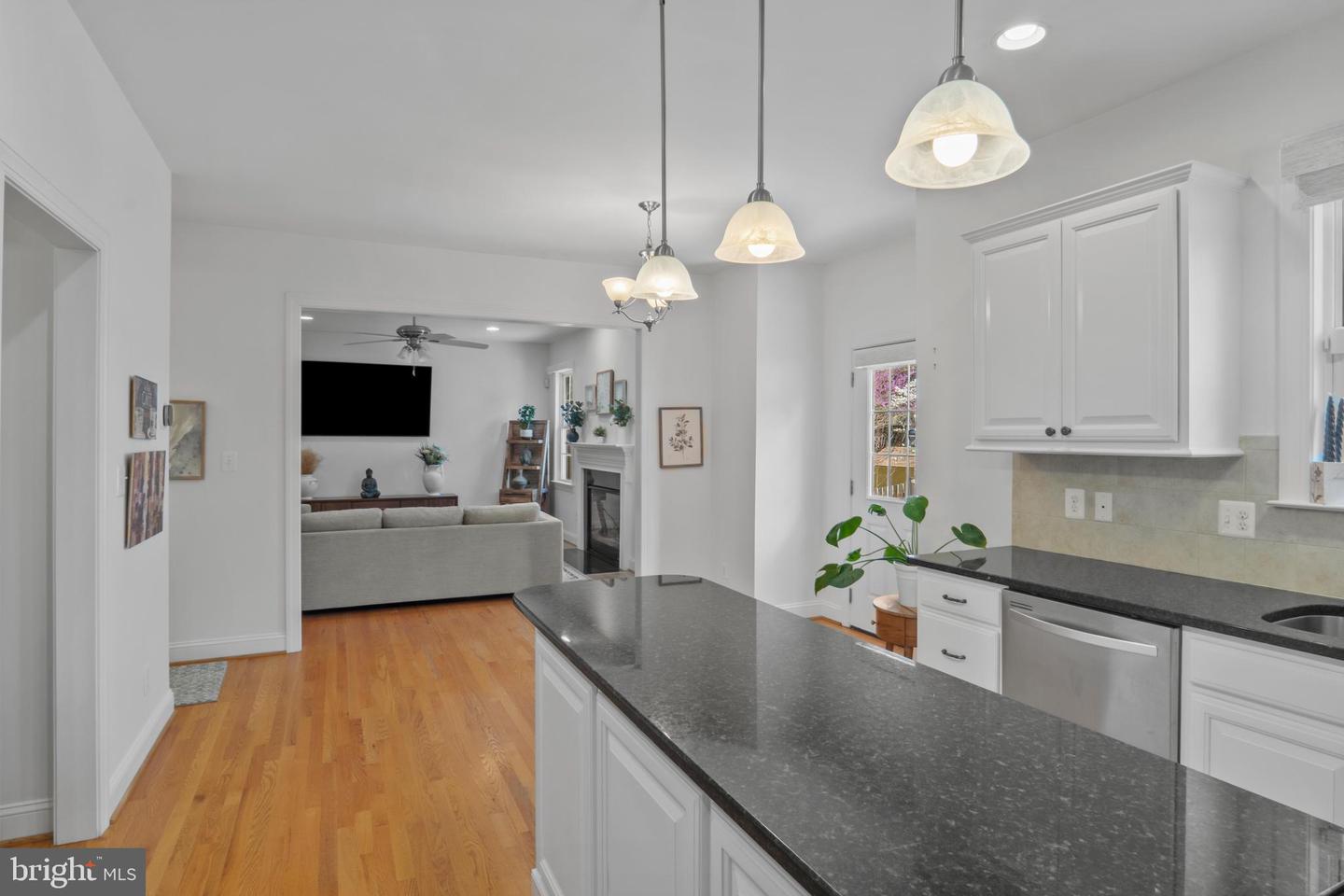 16199 SHEFFIELD DR, DUMFRIES, Virginia 22025, 4 Bedrooms Bedrooms, 12 Rooms Rooms,3 BathroomsBathrooms,Residential,For sale,16199 SHEFFIELD DR,VAPW2092654 MLS # VAPW2092654