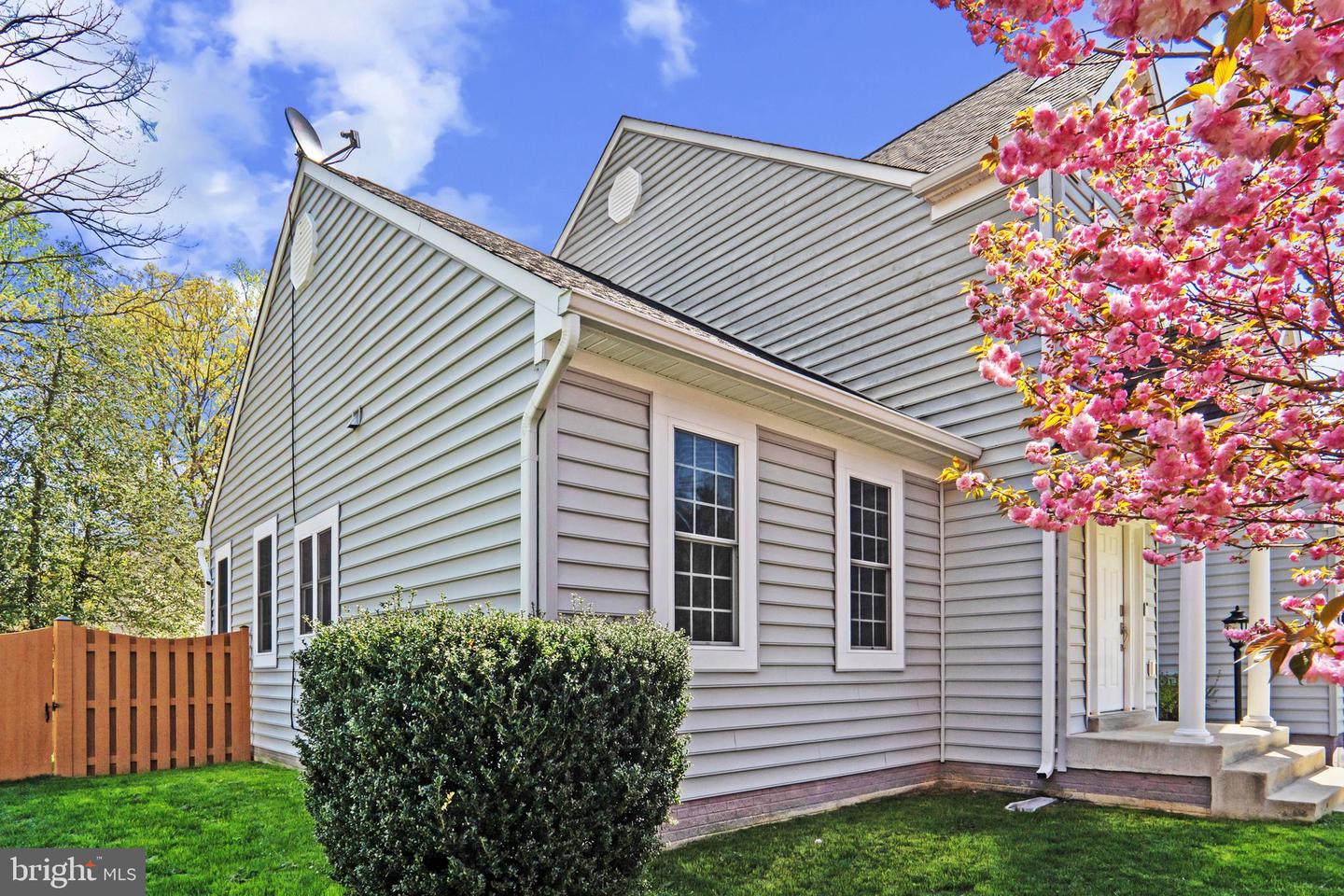 16199 SHEFFIELD DR, DUMFRIES, Virginia 22025, 4 Bedrooms Bedrooms, 12 Rooms Rooms,3 BathroomsBathrooms,Residential,For sale,16199 SHEFFIELD DR,VAPW2092654 MLS # VAPW2092654