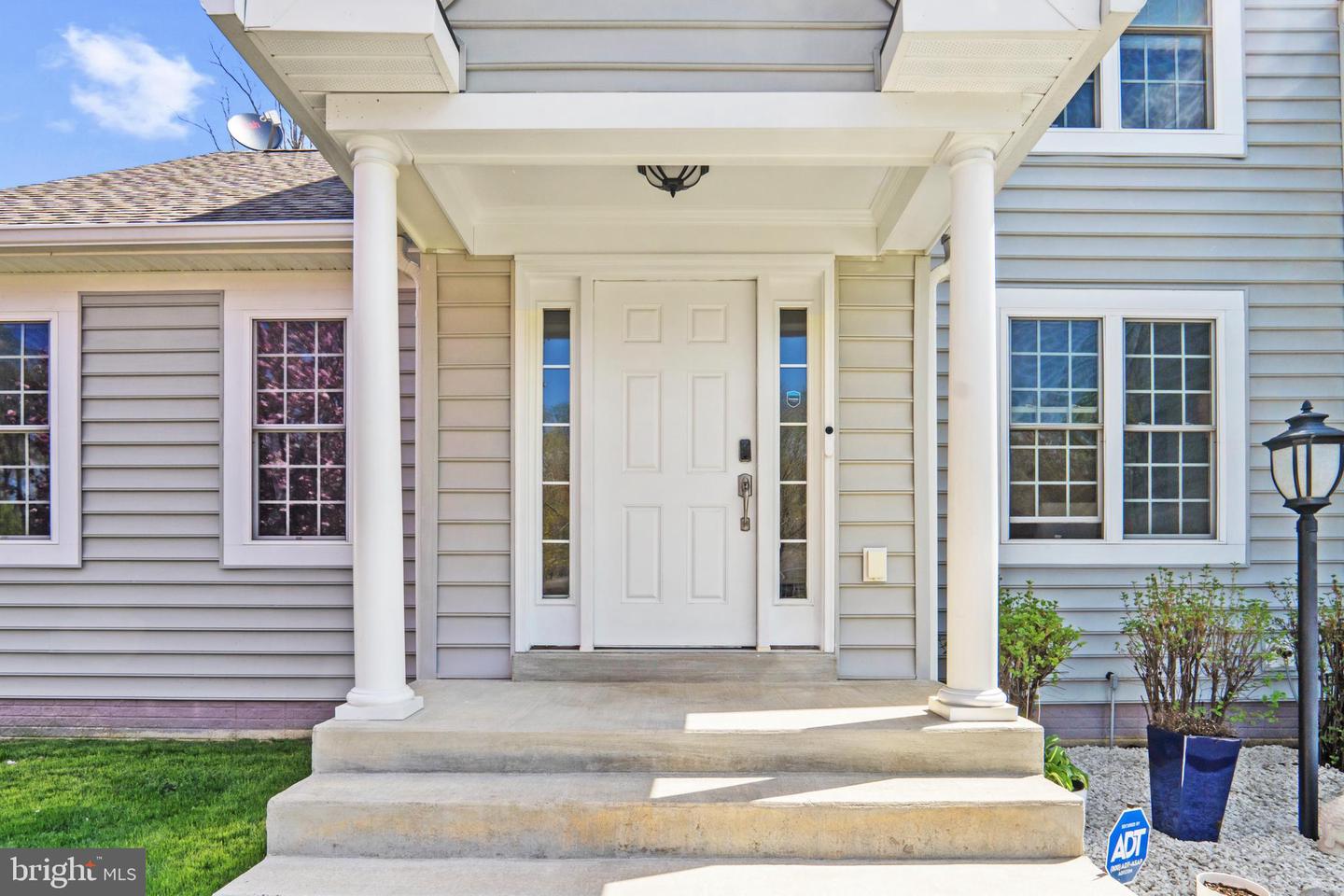 16199 SHEFFIELD DR, DUMFRIES, Virginia 22025, 4 Bedrooms Bedrooms, 12 Rooms Rooms,3 BathroomsBathrooms,Residential,For sale,16199 SHEFFIELD DR,VAPW2092654 MLS # VAPW2092654