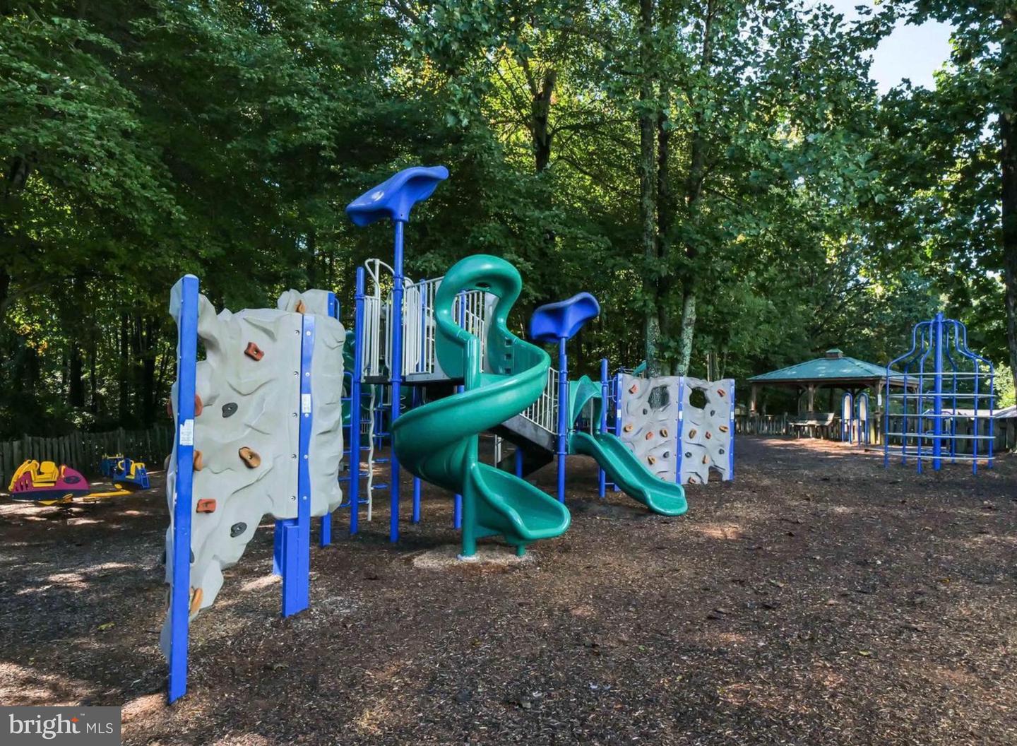 16199 SHEFFIELD DR, DUMFRIES, Virginia 22025, 4 Bedrooms Bedrooms, 12 Rooms Rooms,3 BathroomsBathrooms,Residential,For sale,16199 SHEFFIELD DR,VAPW2092654 MLS # VAPW2092654