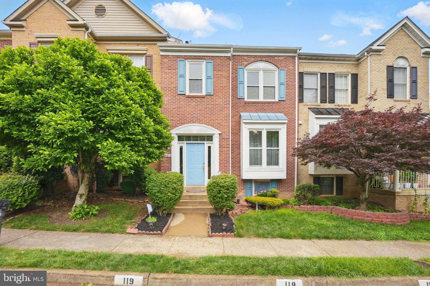 6410 BRASS BUTTON CT, CENTREVILLE, Virginia 20121, 4 Bedrooms Bedrooms, ,3 BathroomsBathrooms,Residential,For sale,6410 BRASS BUTTON CT,VAFX2240852 MLS # VAFX2240852