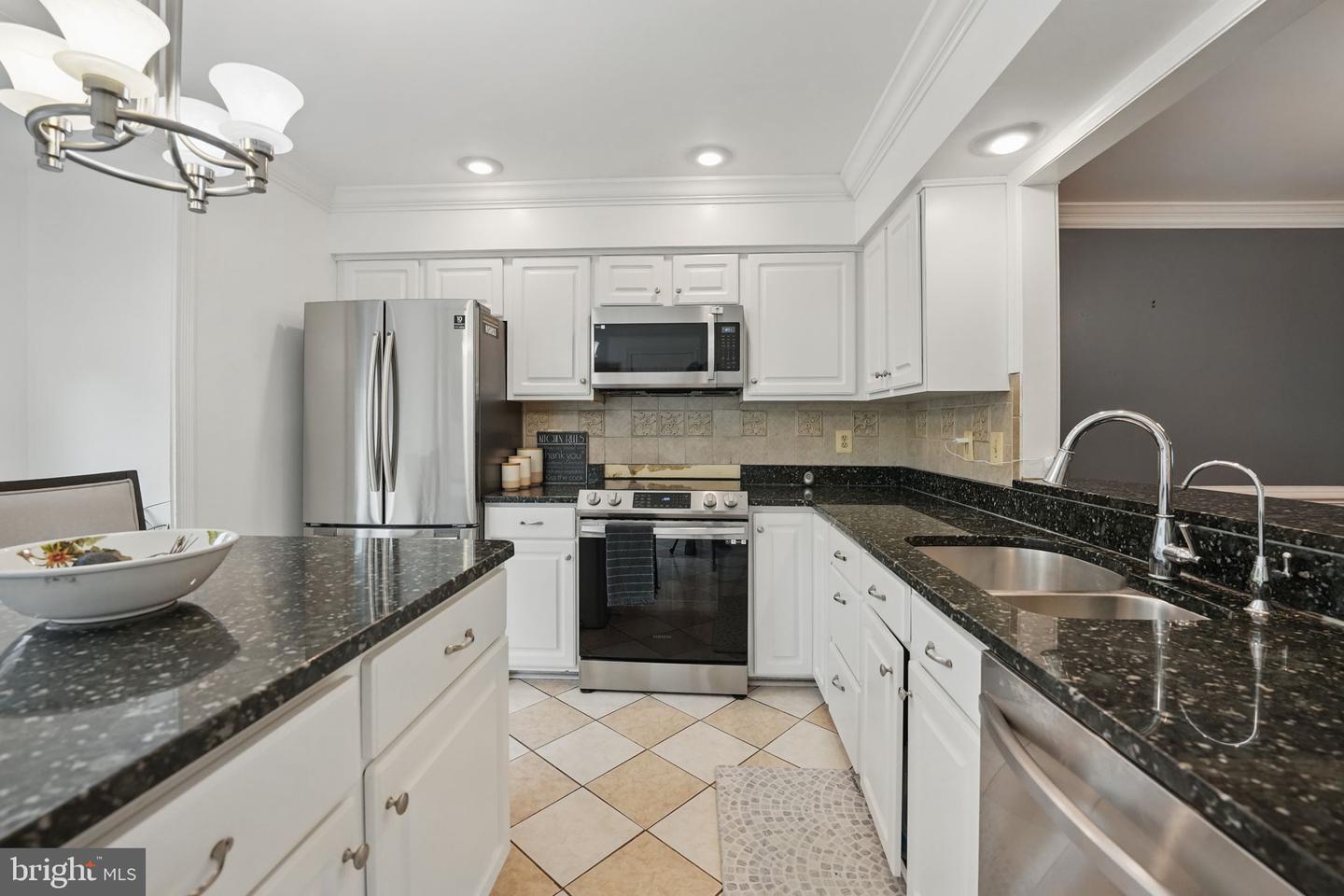 6410 BRASS BUTTON CT, CENTREVILLE, Virginia 20121, 4 Bedrooms Bedrooms, ,3 BathroomsBathrooms,Residential,For sale,6410 BRASS BUTTON CT,VAFX2240852 MLS # VAFX2240852