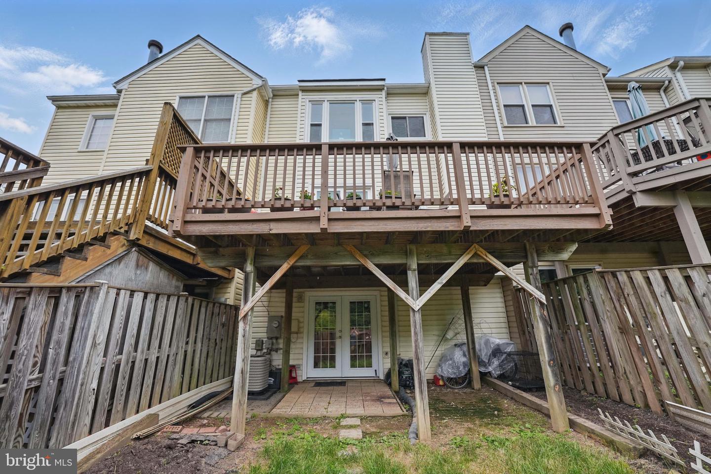 6410 BRASS BUTTON CT, CENTREVILLE, Virginia 20121, 4 Bedrooms Bedrooms, ,3 BathroomsBathrooms,Residential,For sale,6410 BRASS BUTTON CT,VAFX2240852 MLS # VAFX2240852