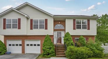 202 GOLDENROD RD, WINCHESTER, Virginia 22602, 4 Bedrooms Bedrooms, ,3 BathroomsBathrooms,Residential,For sale,202 GOLDENROD RD,VAFV2034198 MLS # VAFV2034198