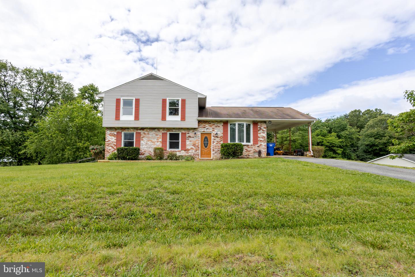 7 PATTON LN, FREDERICKSBURG, Virginia 22406, 4 Bedrooms Bedrooms, ,3 BathroomsBathrooms,Residential,For sale,7 PATTON LN,VAST2039018 MLS # VAST2039018