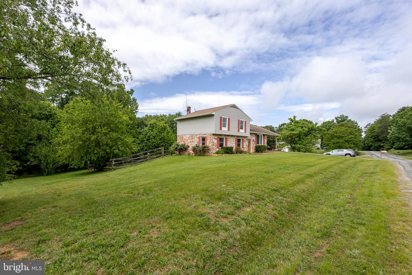 7 PATTON LN, FREDERICKSBURG, Virginia 22406, 4 Bedrooms Bedrooms, ,3 BathroomsBathrooms,Residential,For sale,7 PATTON LN,VAST2039018 MLS # VAST2039018