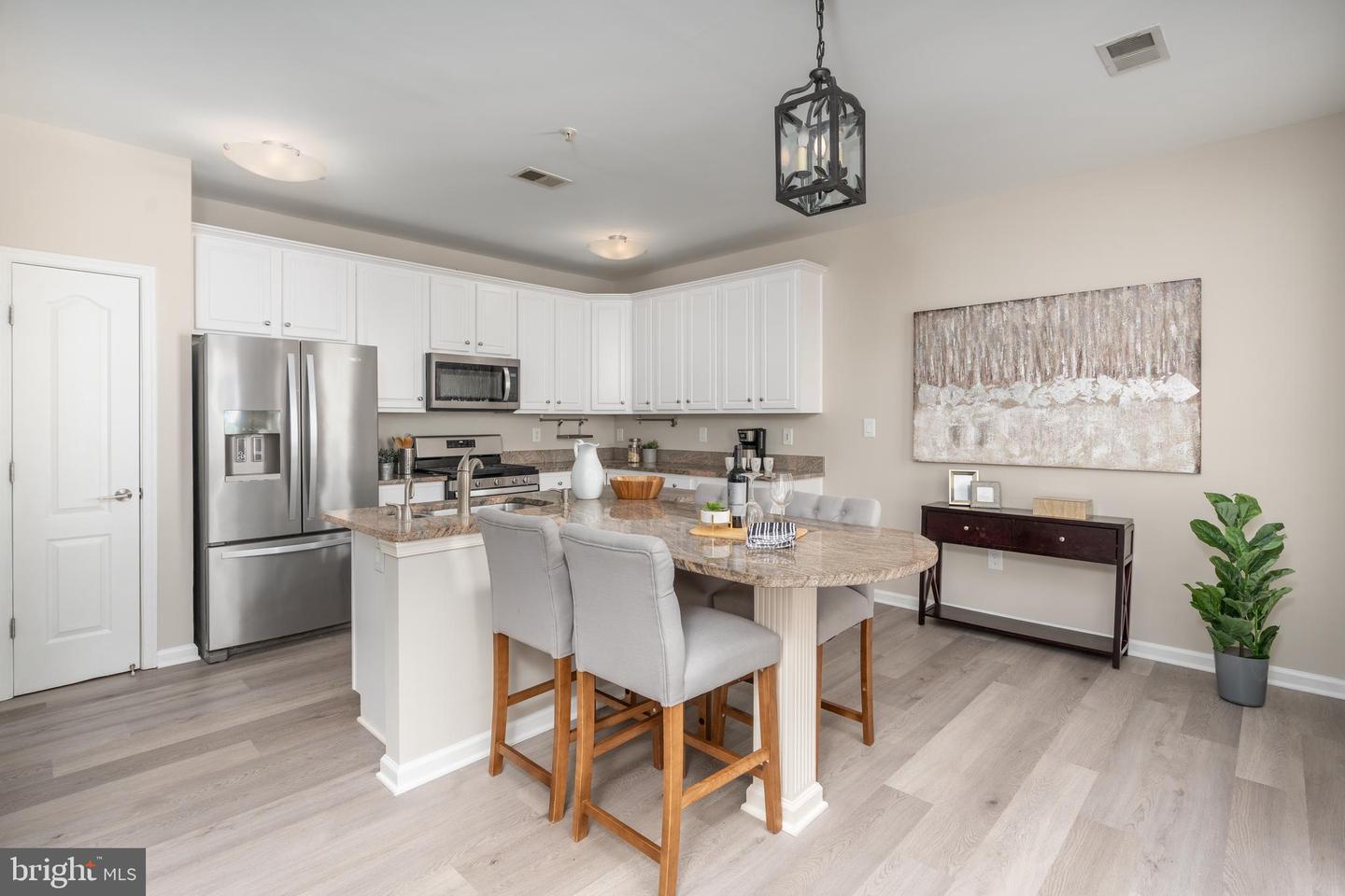303 CAMERON STATION BLVD #103, ALEXANDRIA, Virginia 22304, 3 Bedrooms Bedrooms, ,2 BathroomsBathrooms,Residential,For sale,303 CAMERON STATION BLVD #103,VAAX2045618 MLS # VAAX2045618