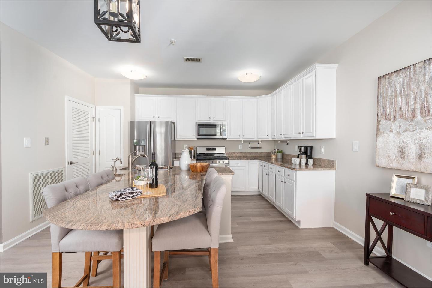 303 CAMERON STATION BLVD #103, ALEXANDRIA, Virginia 22304, 3 Bedrooms Bedrooms, ,2 BathroomsBathrooms,Residential,For sale,303 CAMERON STATION BLVD #103,VAAX2045618 MLS # VAAX2045618