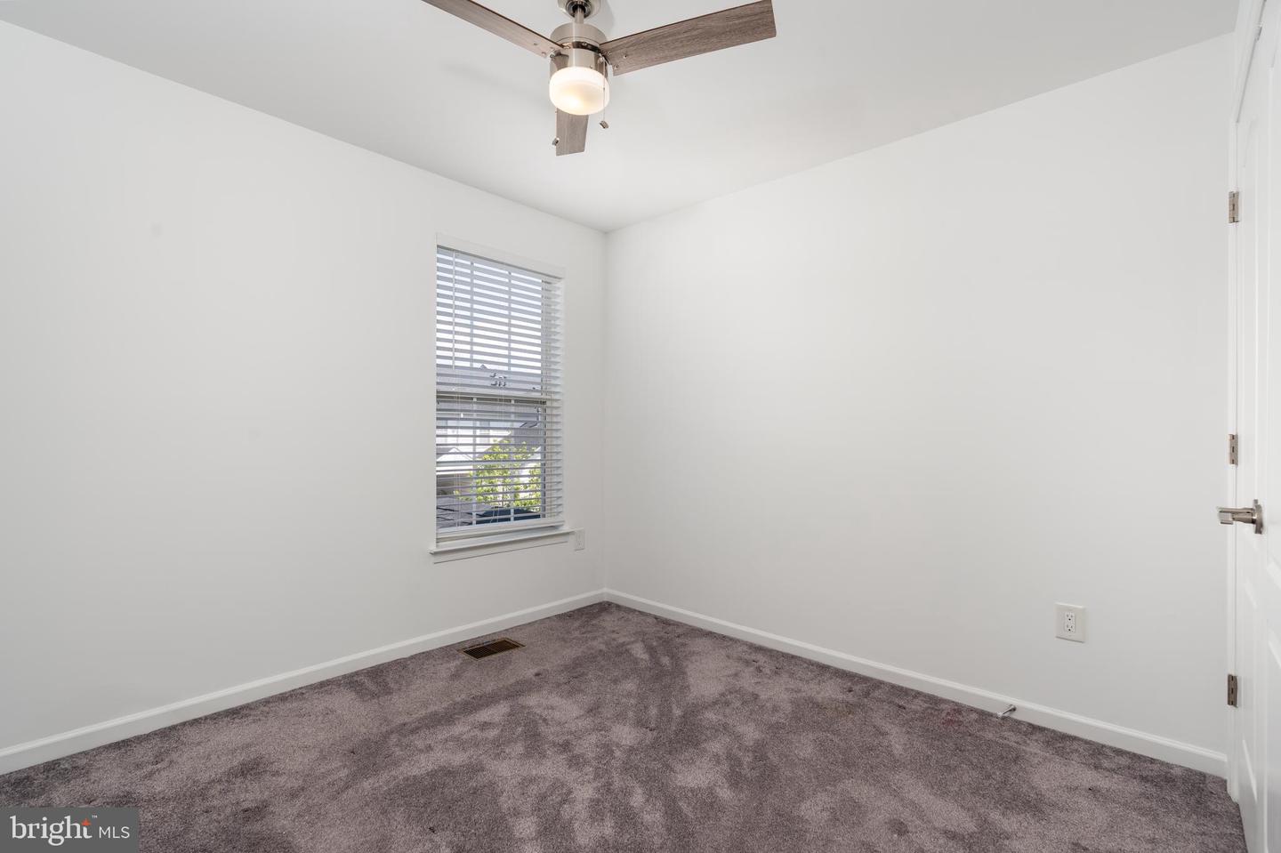 303 CAMERON STATION BLVD #103, ALEXANDRIA, Virginia 22304, 3 Bedrooms Bedrooms, ,2 BathroomsBathrooms,Residential,For sale,303 CAMERON STATION BLVD #103,VAAX2045618 MLS # VAAX2045618