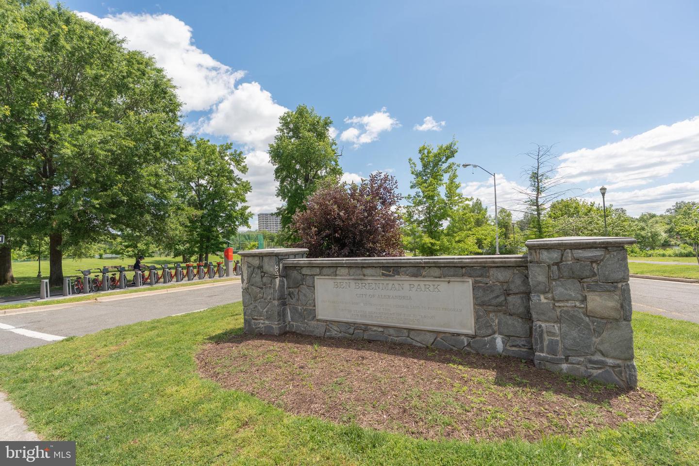 303 CAMERON STATION BLVD #103, ALEXANDRIA, Virginia 22304, 3 Bedrooms Bedrooms, ,2 BathroomsBathrooms,Residential,For sale,303 CAMERON STATION BLVD #103,VAAX2045618 MLS # VAAX2045618