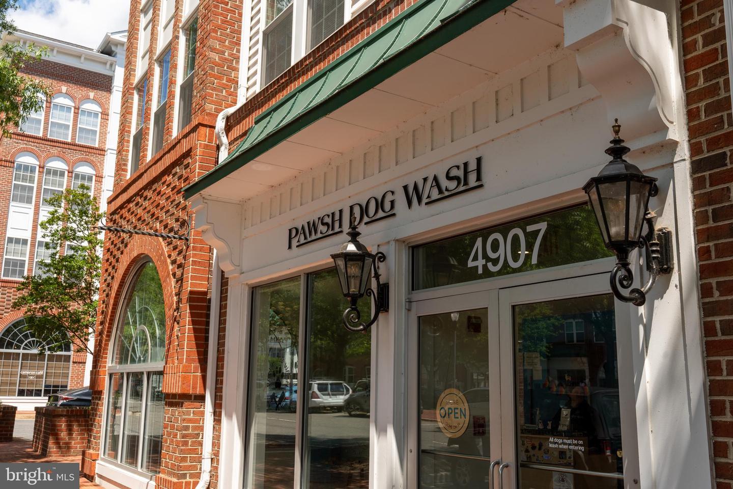 303 CAMERON STATION BLVD #103, ALEXANDRIA, Virginia 22304, 3 Bedrooms Bedrooms, ,2 BathroomsBathrooms,Residential,For sale,303 CAMERON STATION BLVD #103,VAAX2045618 MLS # VAAX2045618