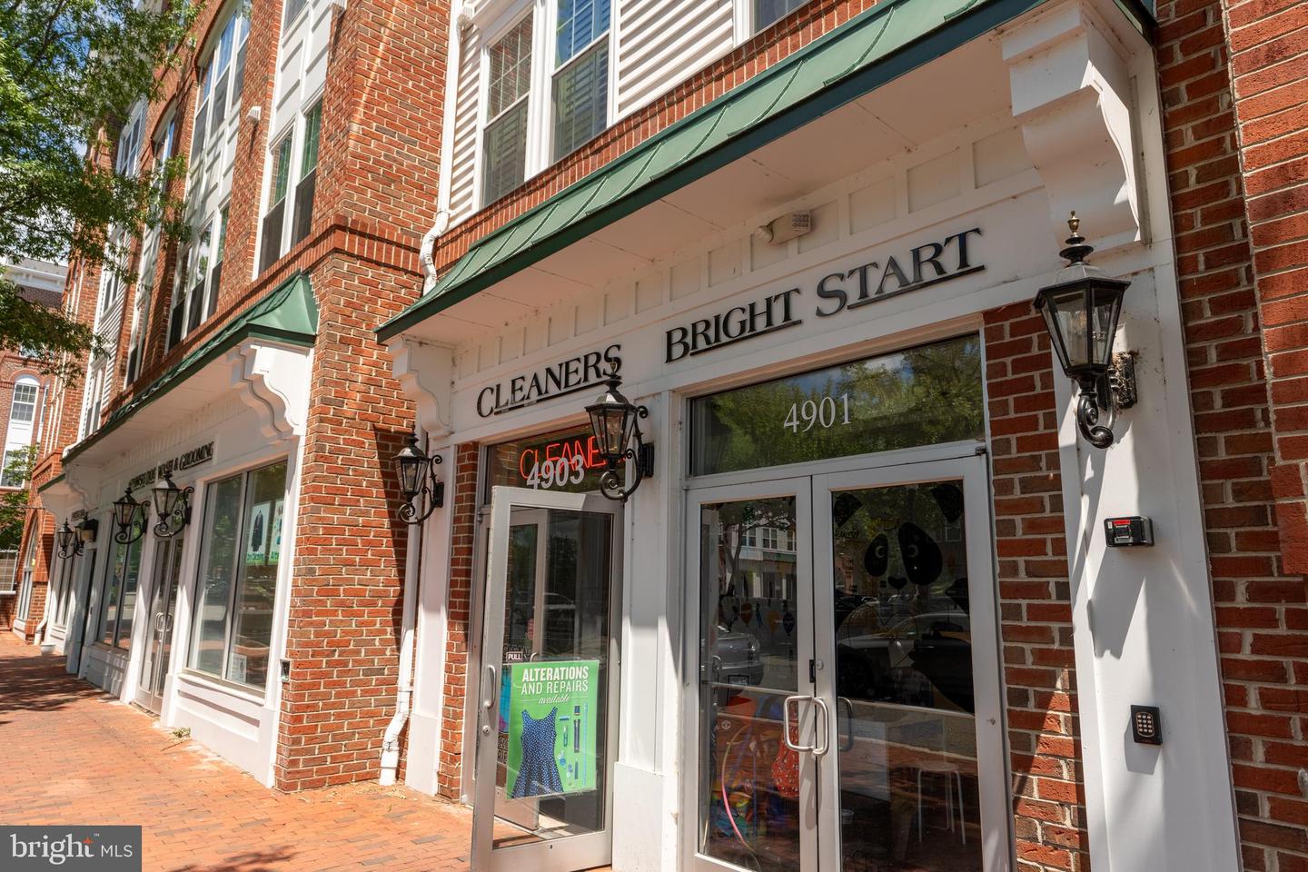 303 CAMERON STATION BLVD #103, ALEXANDRIA, Virginia 22304, 3 Bedrooms Bedrooms, ,2 BathroomsBathrooms,Residential,For sale,303 CAMERON STATION BLVD #103,VAAX2045618 MLS # VAAX2045618
