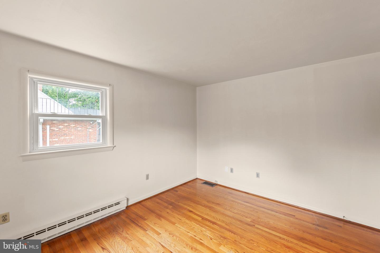 311 S BUCKMARSH ST, BERRYVILLE, Virginia 22611, 3 Bedrooms Bedrooms, ,1 BathroomBathrooms,Residential,For sale,311 S BUCKMARSH ST,VACL2003770 MLS # VACL2003770