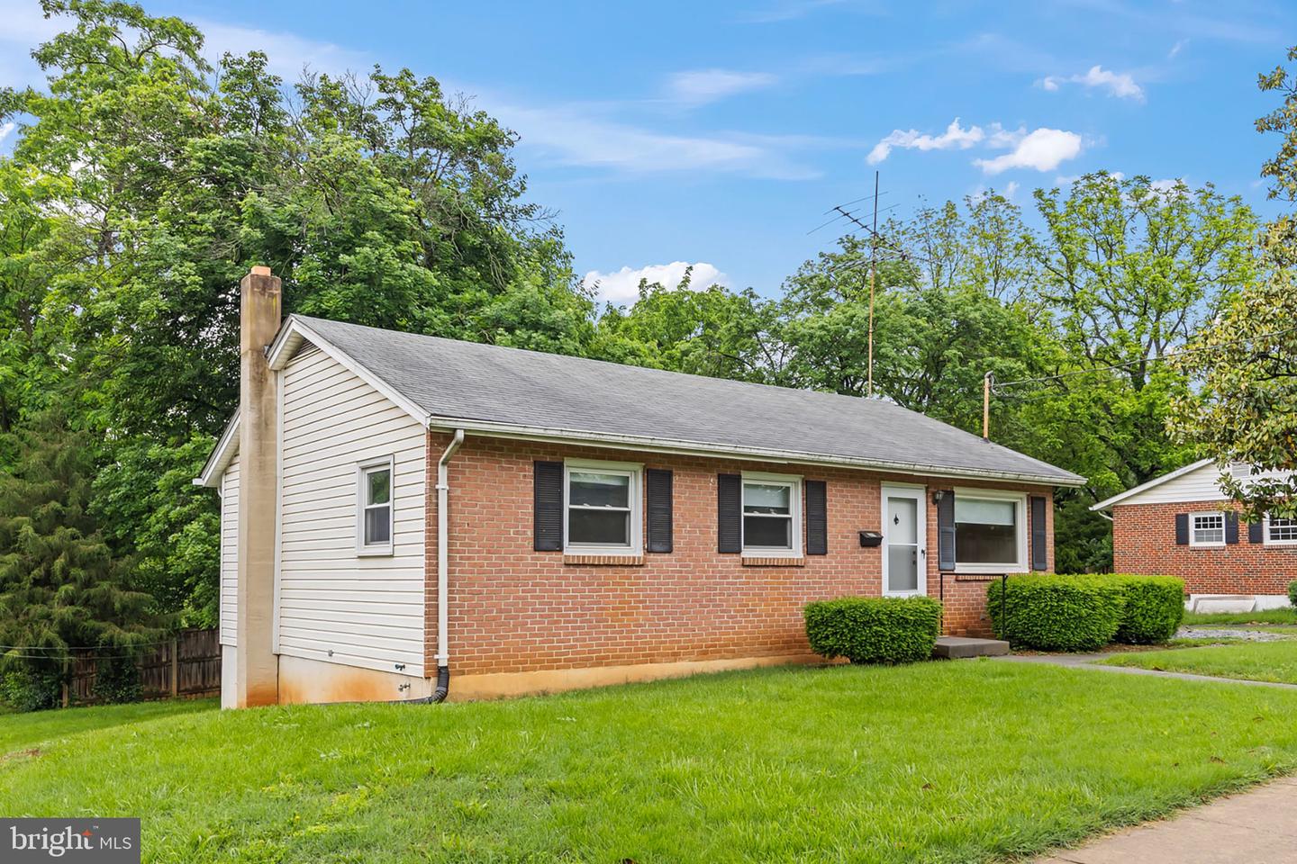 311 S BUCKMARSH ST, BERRYVILLE, Virginia 22611, 3 Bedrooms Bedrooms, ,1 BathroomBathrooms,Residential,For sale,311 S BUCKMARSH ST,VACL2003770 MLS # VACL2003770