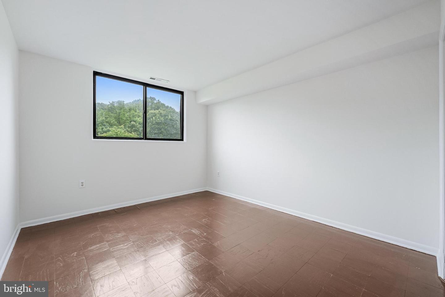 10723 WEST DR #303, FAIRFAX, Virginia 22030, 2 Bedrooms Bedrooms, ,1 BathroomBathrooms,Residential,For sale,10723 WEST DR #303,VAFC2006380 MLS # VAFC2006380
