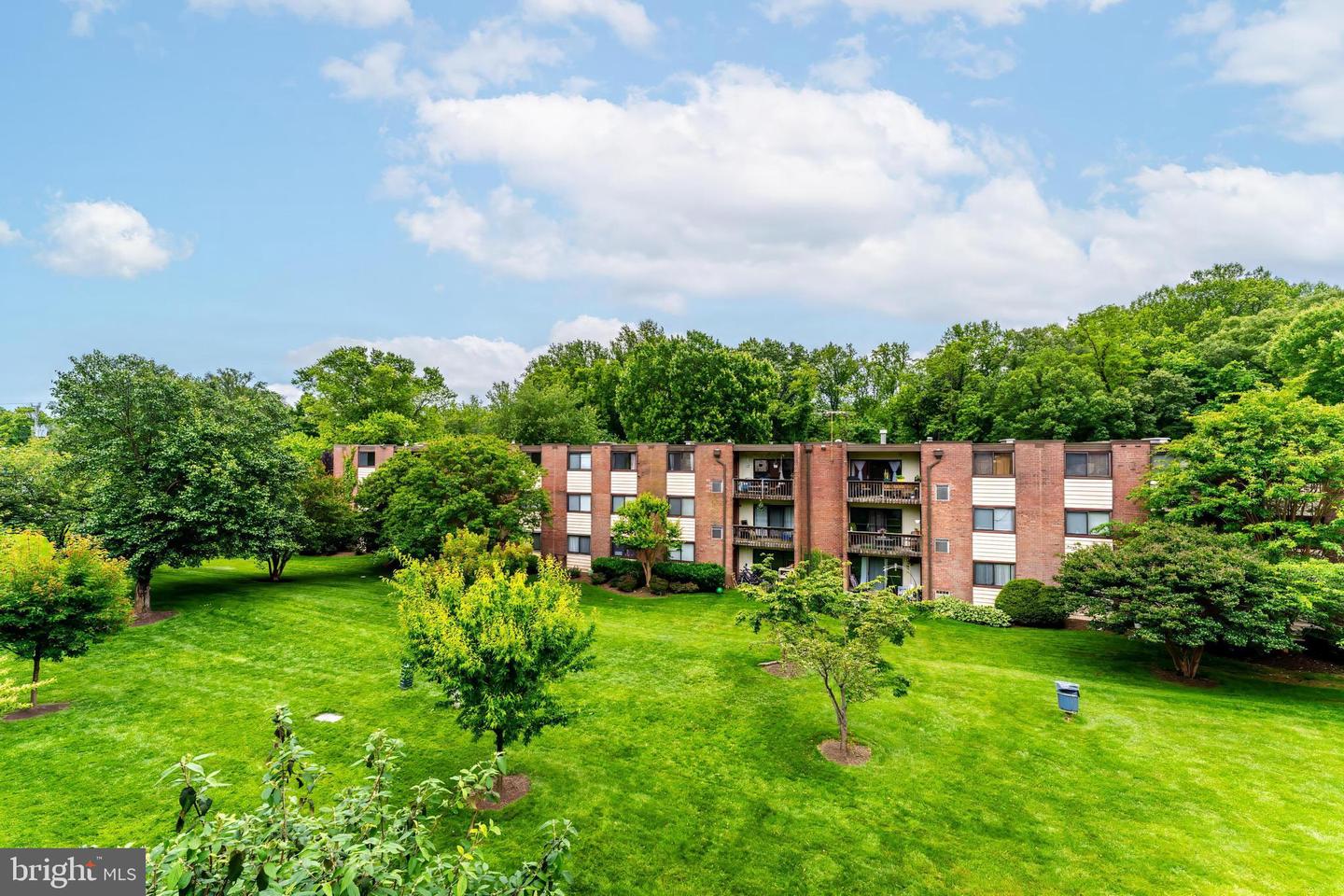 10723 WEST DR #303, FAIRFAX, Virginia 22030, 2 Bedrooms Bedrooms, ,1 BathroomBathrooms,Residential,For sale,10723 WEST DR #303,VAFC2006380 MLS # VAFC2006380