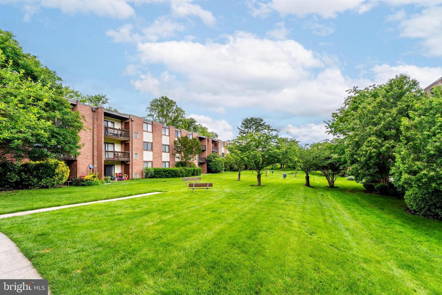 10723 WEST DR #303, FAIRFAX, Virginia 22030, 2 Bedrooms Bedrooms, ,1 BathroomBathrooms,Residential,For sale,10723 WEST DR #303,VAFC2006380 MLS # VAFC2006380