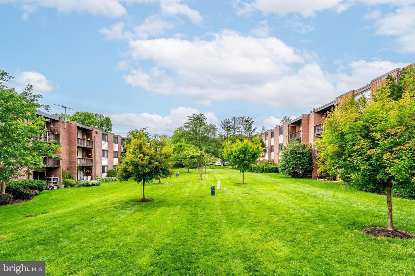 10723 WEST DR #303, FAIRFAX, Virginia 22030, 2 Bedrooms Bedrooms, ,1 BathroomBathrooms,Residential,For sale,10723 WEST DR #303,VAFC2006380 MLS # VAFC2006380