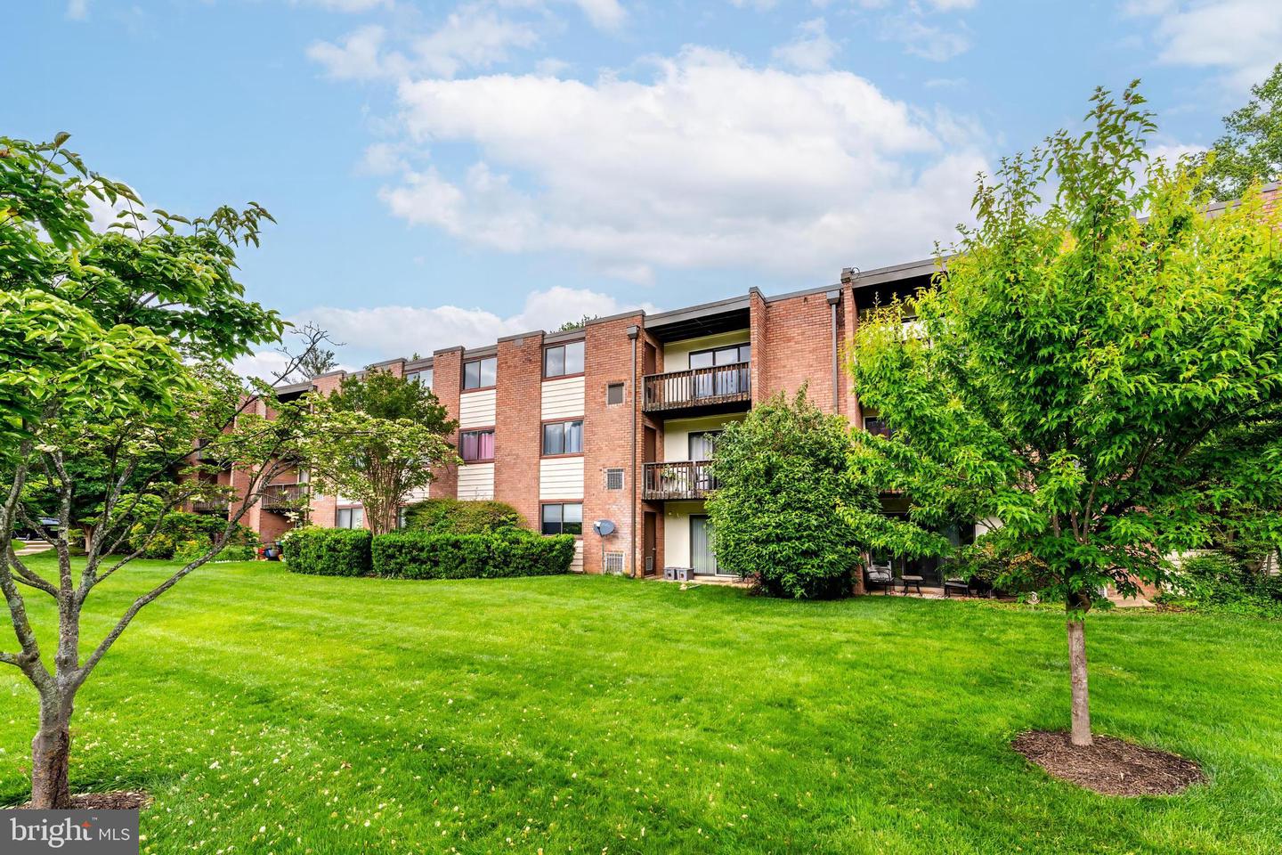 10723 WEST DR #303, FAIRFAX, Virginia 22030, 2 Bedrooms Bedrooms, ,1 BathroomBathrooms,Residential,For sale,10723 WEST DR #303,VAFC2006380 MLS # VAFC2006380