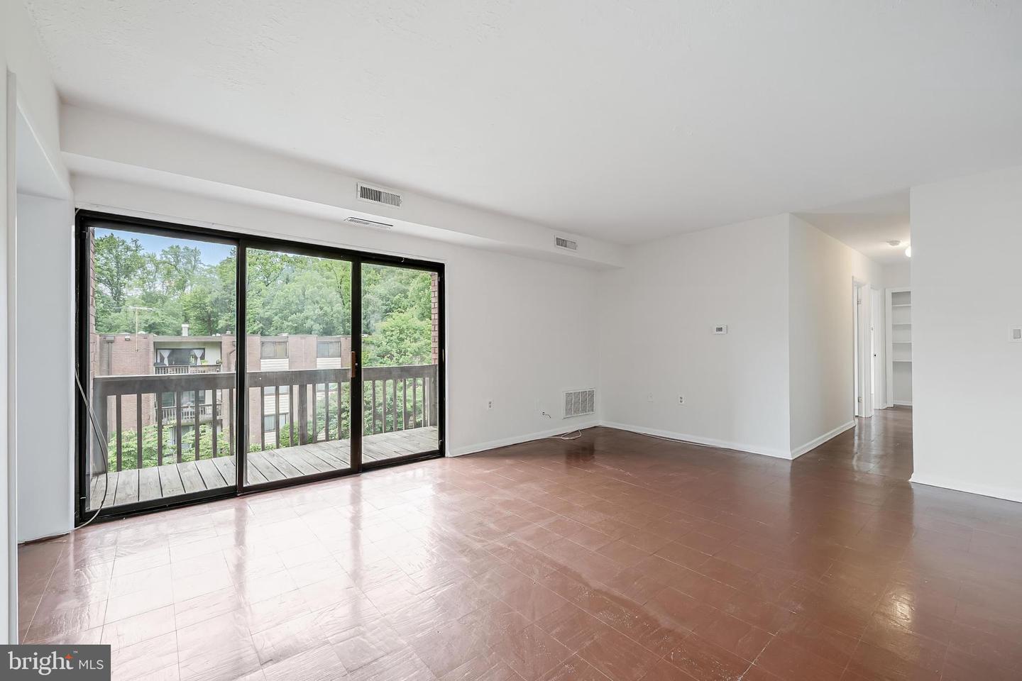 10723 WEST DR #303, FAIRFAX, Virginia 22030, 2 Bedrooms Bedrooms, ,1 BathroomBathrooms,Residential,For sale,10723 WEST DR #303,VAFC2006380 MLS # VAFC2006380