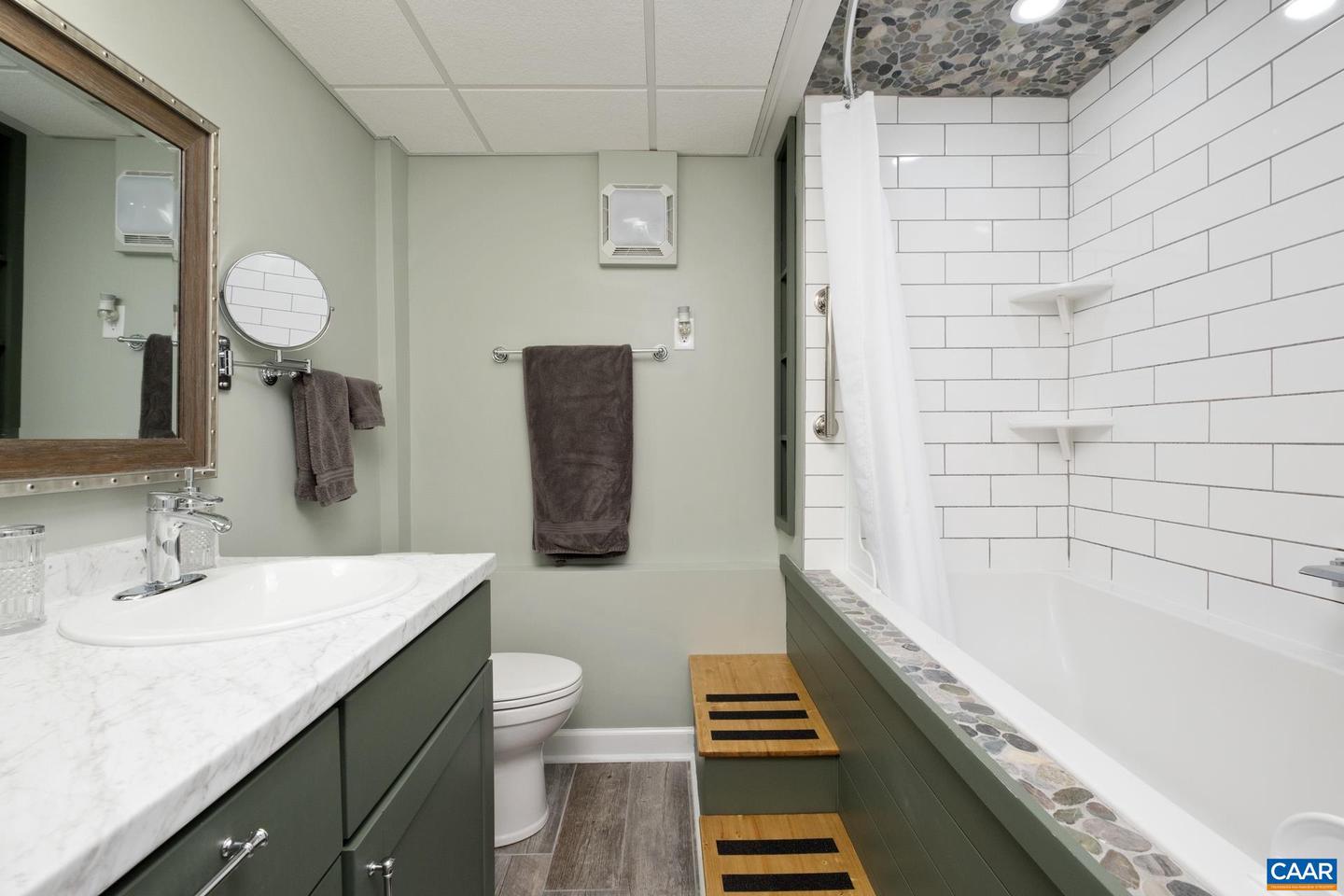 716 PREDDY CREEK RD, BARBOURSVILLE, Virginia 22923, 4 Bedrooms Bedrooms, ,3 BathroomsBathrooms,Residential,For sale,716 PREDDY CREEK RD,664977 MLS # 664977