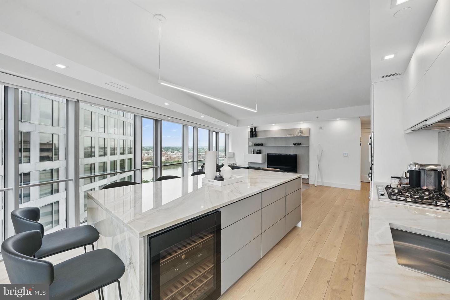 1111 19TH ST N #2108, ARLINGTON, Virginia 22209, 2 Bedrooms Bedrooms, ,2 BathroomsBathrooms,Residential,For sale,1111 19TH ST N #2108,VAAR2058232 MLS # VAAR2058232
