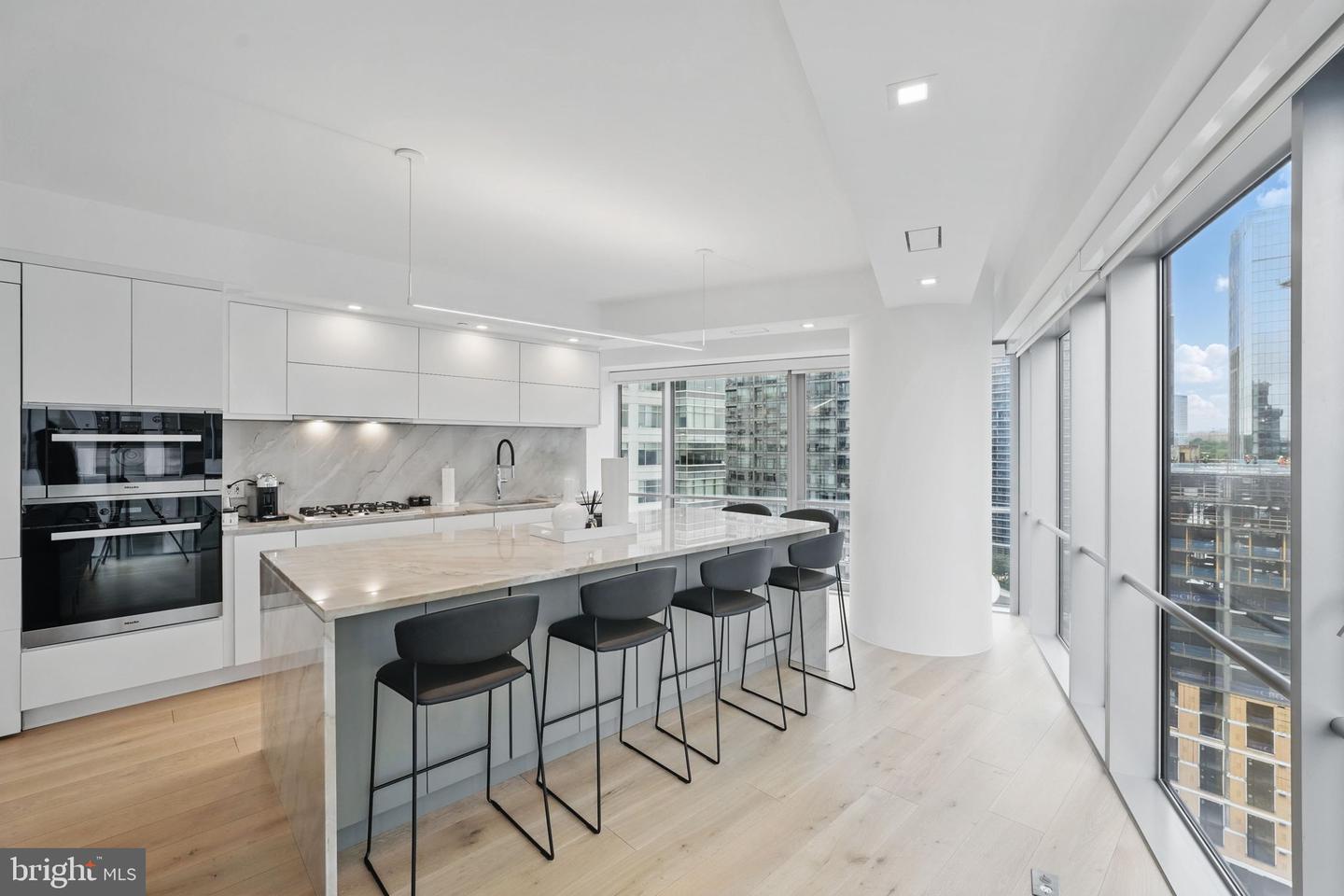1111 19TH ST N #2108, ARLINGTON, Virginia 22209, 2 Bedrooms Bedrooms, ,2 BathroomsBathrooms,Residential,For sale,1111 19TH ST N #2108,VAAR2058232 MLS # VAAR2058232