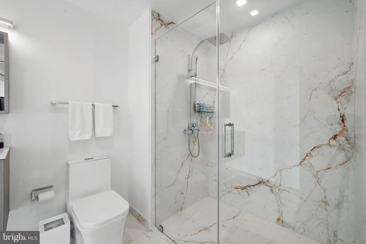 1111 19TH ST N #2108, ARLINGTON, Virginia 22209, 2 Bedrooms Bedrooms, ,2 BathroomsBathrooms,Residential,For sale,1111 19TH ST N #2108,VAAR2058232 MLS # VAAR2058232