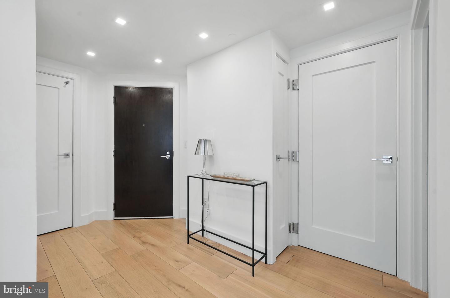 1111 19TH ST N #2108, ARLINGTON, Virginia 22209, 2 Bedrooms Bedrooms, ,2 BathroomsBathrooms,Residential,For sale,1111 19TH ST N #2108,VAAR2058232 MLS # VAAR2058232