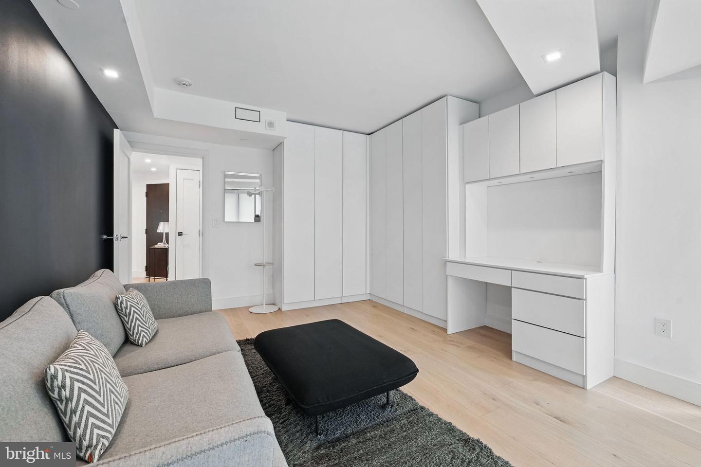 1111 19TH ST N #2108, ARLINGTON, Virginia 22209, 2 Bedrooms Bedrooms, ,2 BathroomsBathrooms,Residential,For sale,1111 19TH ST N #2108,VAAR2058232 MLS # VAAR2058232