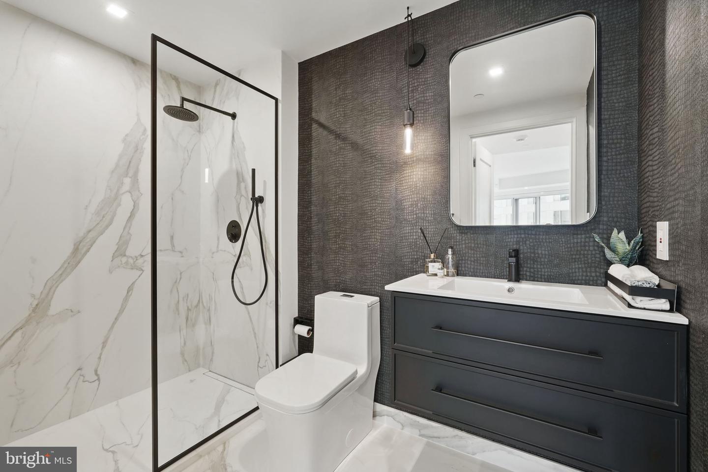 1111 19TH ST N #2108, ARLINGTON, Virginia 22209, 2 Bedrooms Bedrooms, ,2 BathroomsBathrooms,Residential,For sale,1111 19TH ST N #2108,VAAR2058232 MLS # VAAR2058232