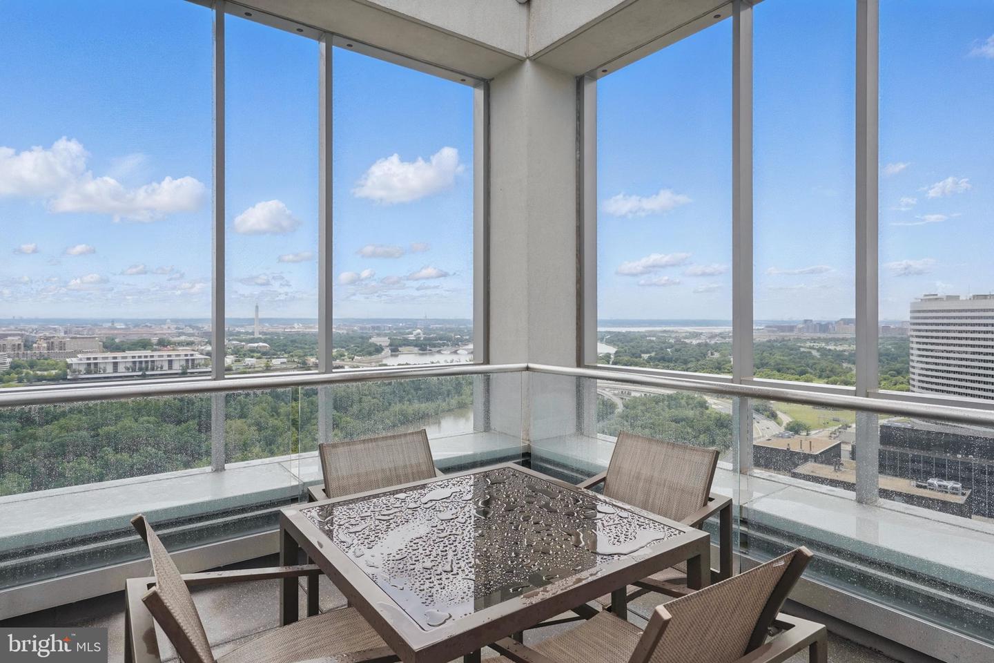 1111 19TH ST N #2108, ARLINGTON, Virginia 22209, 2 Bedrooms Bedrooms, ,2 BathroomsBathrooms,Residential,For sale,1111 19TH ST N #2108,VAAR2058232 MLS # VAAR2058232