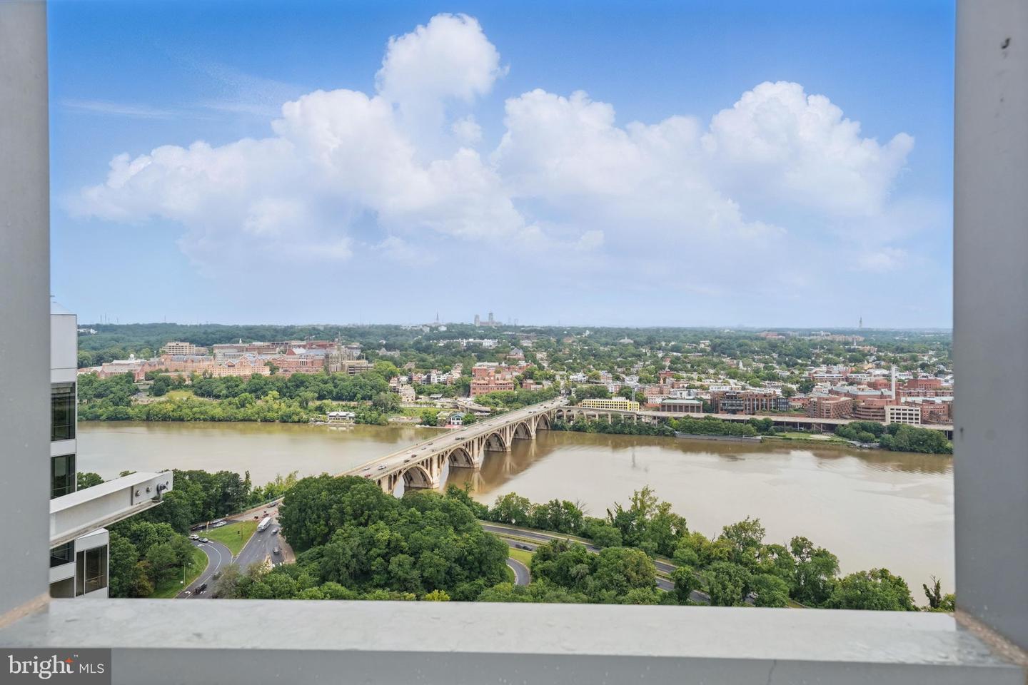 1111 19TH ST N #2108, ARLINGTON, Virginia 22209, 2 Bedrooms Bedrooms, ,2 BathroomsBathrooms,Residential,For sale,1111 19TH ST N #2108,VAAR2058232 MLS # VAAR2058232