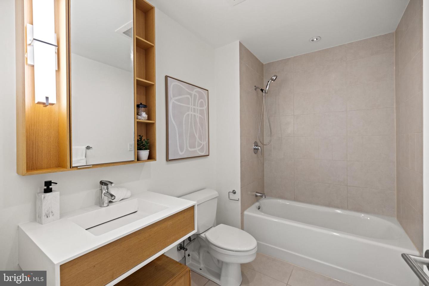 1515 15TH ST NW #606, WASHINGTON, District Of Columbia 20005, 3 Bedrooms Bedrooms, ,3 BathroomsBathrooms,Residential,For sale,1515 15TH ST NW #606,DCDC2202656 MLS # DCDC2202656