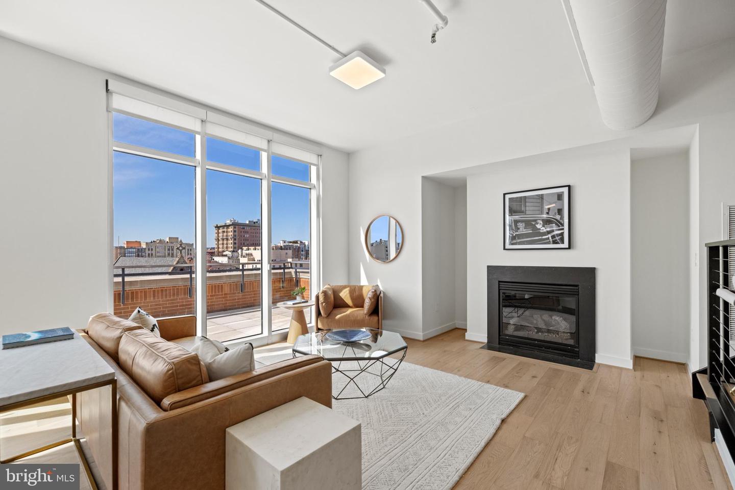 1515 15TH ST NW #606, WASHINGTON, District Of Columbia 20005, 3 Bedrooms Bedrooms, ,3 BathroomsBathrooms,Residential,For sale,1515 15TH ST NW #606,DCDC2202656 MLS # DCDC2202656