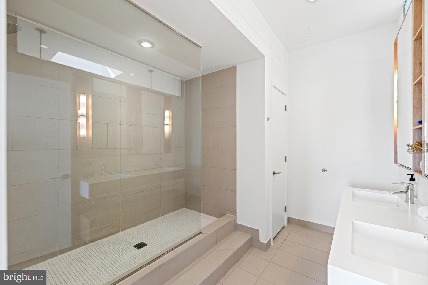 1515 15TH ST NW #606, WASHINGTON, District Of Columbia 20005, 3 Bedrooms Bedrooms, ,3 BathroomsBathrooms,Residential,For sale,1515 15TH ST NW #606,DCDC2202656 MLS # DCDC2202656