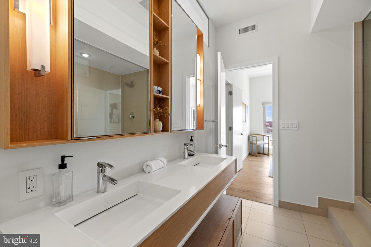 1515 15TH ST NW #606, WASHINGTON, District Of Columbia 20005, 3 Bedrooms Bedrooms, ,3 BathroomsBathrooms,Residential,For sale,1515 15TH ST NW #606,DCDC2202656 MLS # DCDC2202656